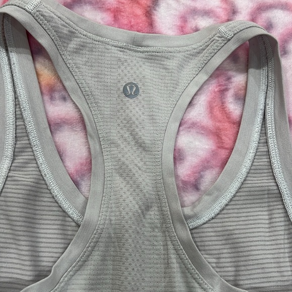 🤍TRADE ONLY! White Lululemon Swiftly Tank 2.0 - Size 2! 🤍 - Picture 6 of 6